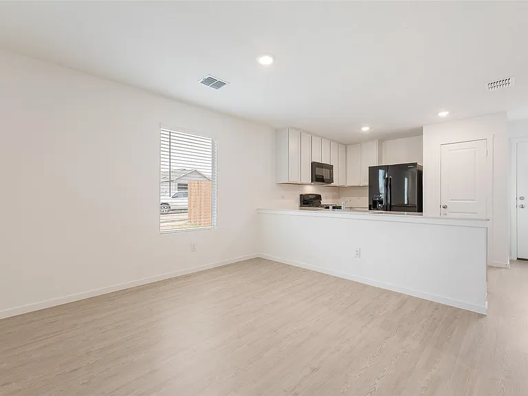 727 Ponderosa Ln — Photo 4