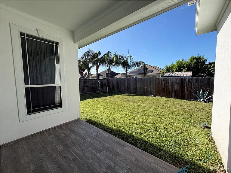 3401 Palace St — Photo 13