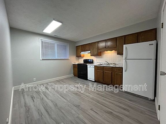 3rd image of 1725 N Iowa Ave #6