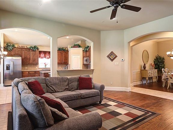 2nd image of 2407 Green Meadow Dr