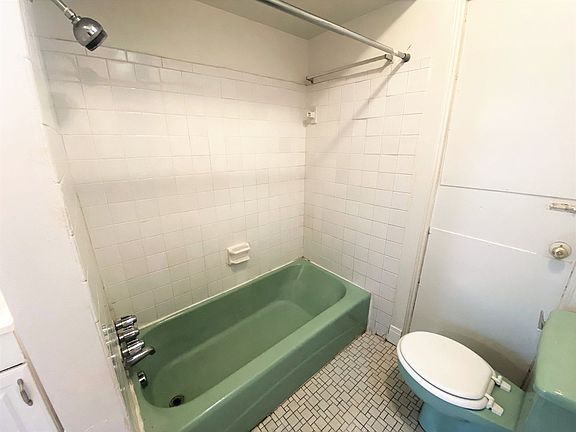 5th image of 6036 Stanton Ave APT 4