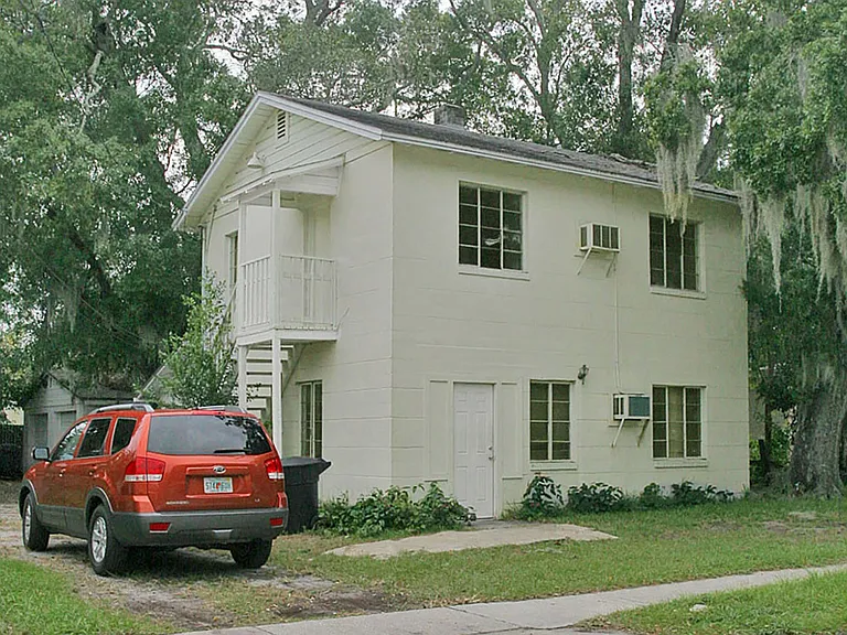 1005 Plaza St — Photo 1