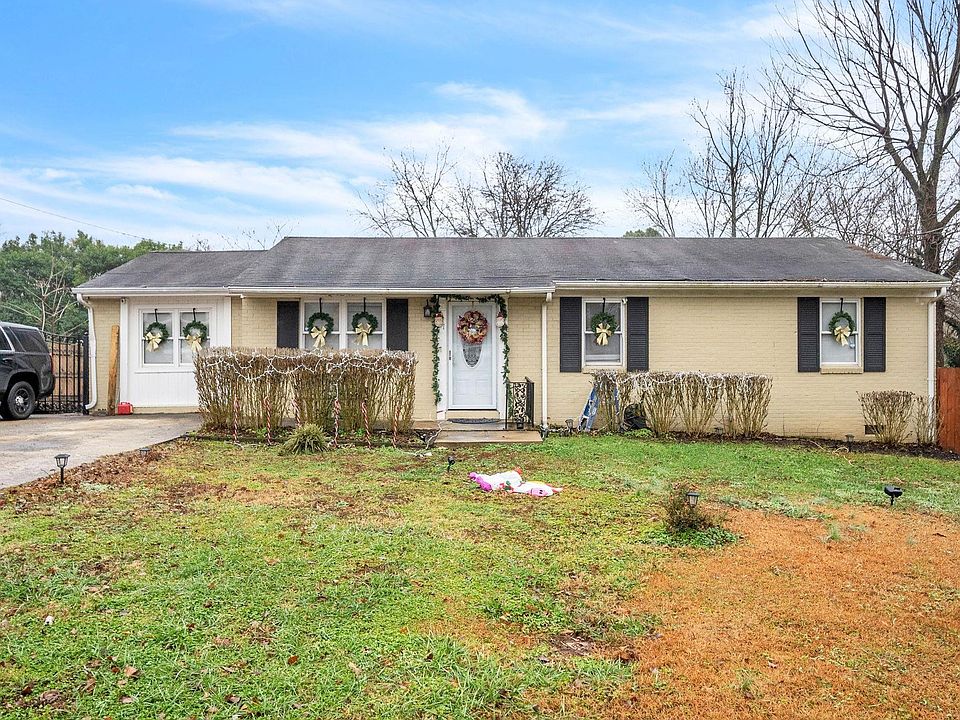 1st image of 207 Blossom Dr