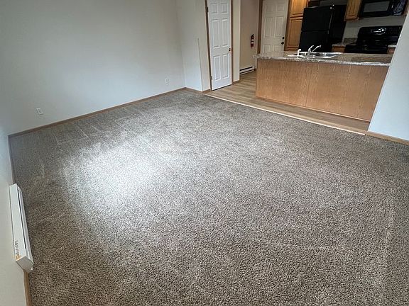 3rd image of 103 12th Ave NE #1