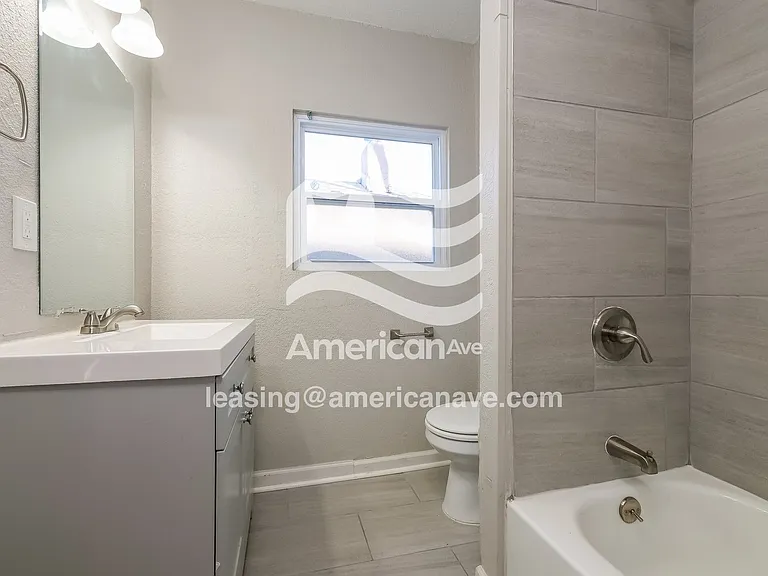 1191097_013_wm_-_bathroom_13593703.jpg