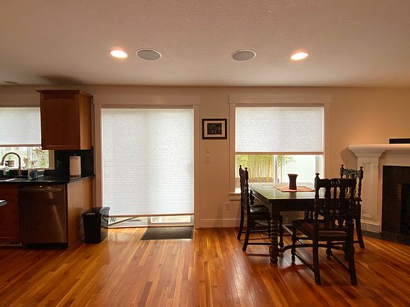 5th image of 2719 NE 125th Ct