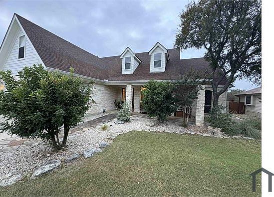 3rd image of 53 Whistling Wind Ln