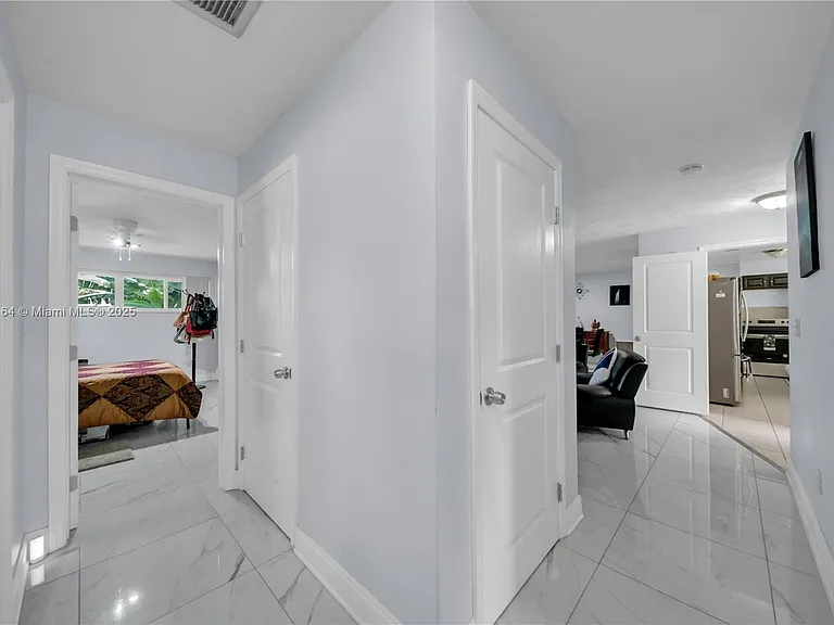 246 SE 44th St — Photo 15