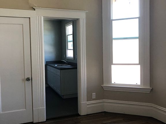 2nd image of 485 40th St APT 8