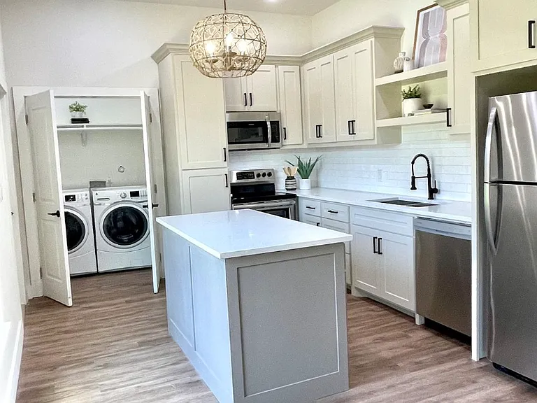 444 Timberbend Trl — Photo 8
