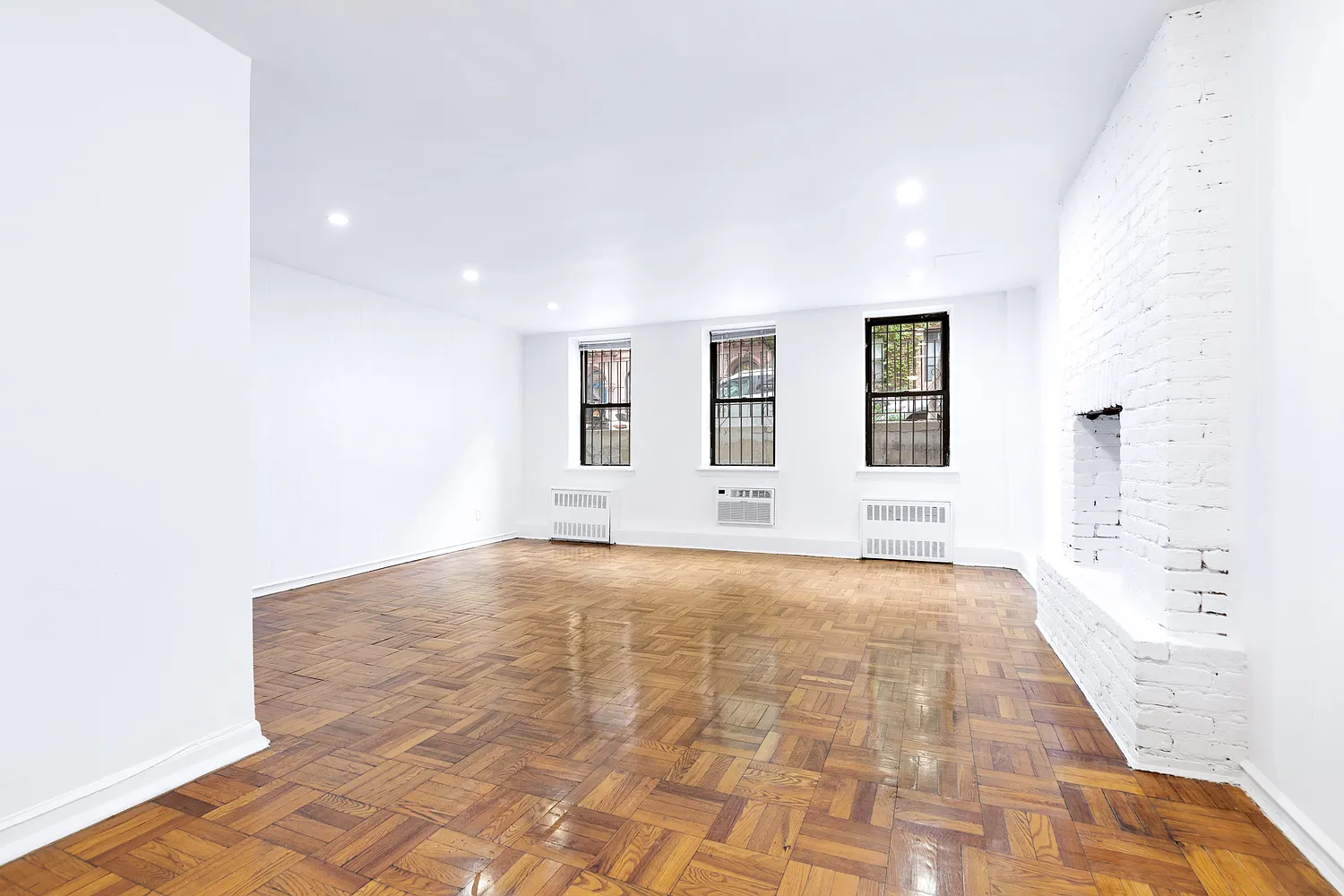 250 West 15th Street — Photo 2
