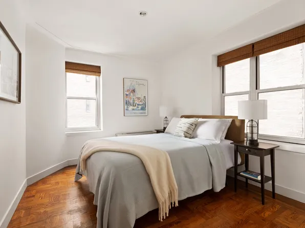 135 East 39th Street image 10 of 10