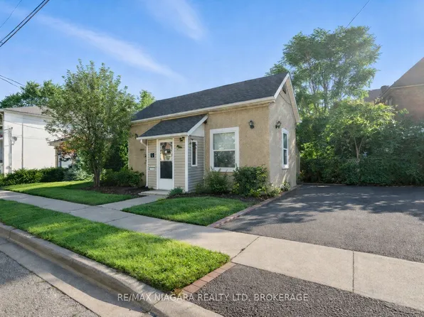 4 Woodland Ave, Saint Catharines, ON L2R 5A2