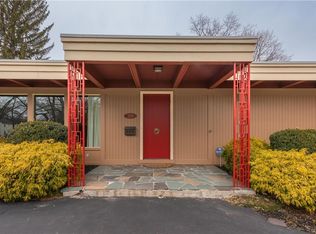 350 Ashbourne Rd, Rochester, NY 14618