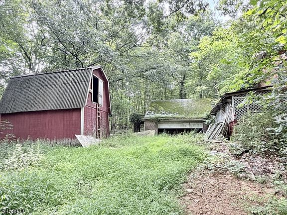 3rd image of 19 Quenby Mountain Rd