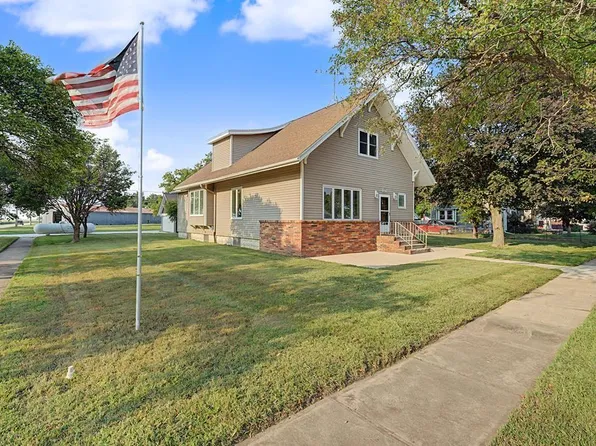 603 5th St, Somers, IA 50586