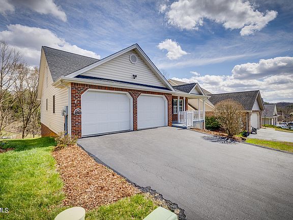 4th image of 513 Willowbrook Trce