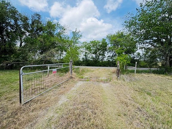 2nd image of 789 Upper Elgin River Rd