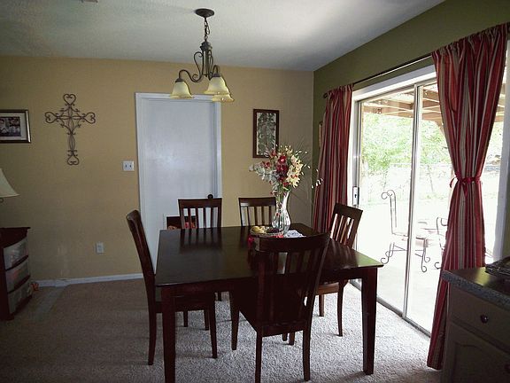 2nd image of 2707 Willhelm Dr