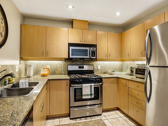 5th image of 1580 Union St Unit 701
