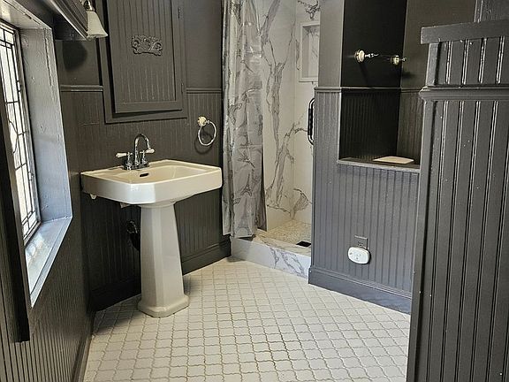 5th image of 153 N Stewart St #4
