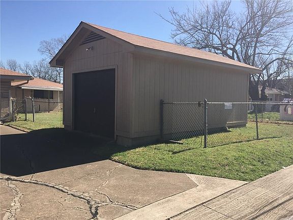 5th image of 805 Canadian Cir