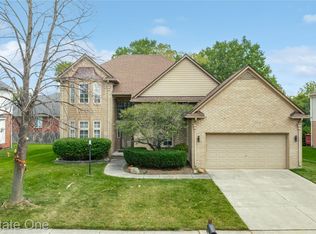 2025 Somerville, Rochester Hills, MI 48307