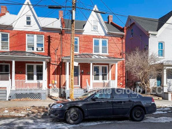 302 W Martin St