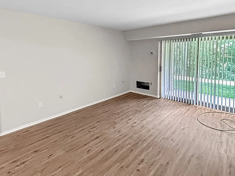 5085 Sanlin Dr — Photo 2