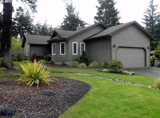 1154 11th St SE, Bandon, OR 97411