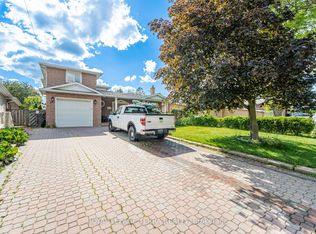 122 Verobeach Blvd, Toronto, ON M9M 1R1