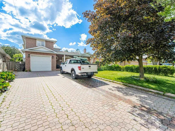 122 Verobeach Blvd, Toronto, ON M9M 1R1
