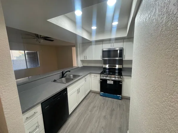 Villas at Columbia, LLC, 3573 Columbia Ave Unit 11, Riverside, CA 92501