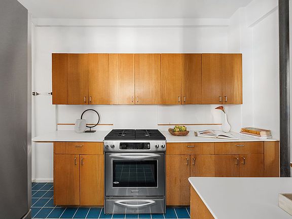 4th image of 35 W 82nd St APT 8C