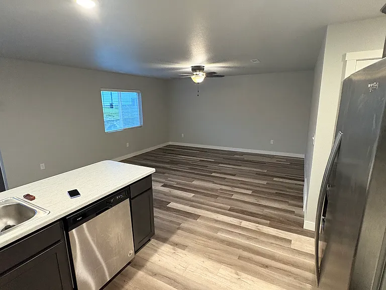 601 Copperfield Dr — Photo 8