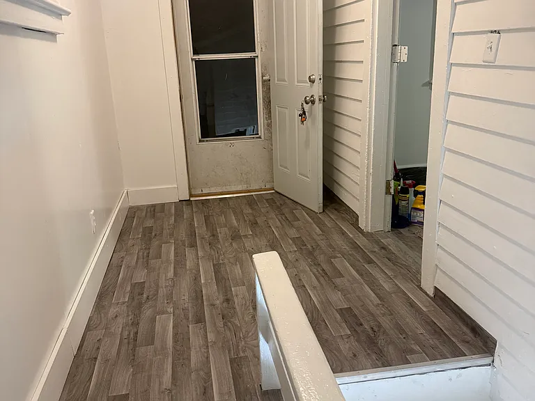 429 Strong Ave — Photo 12