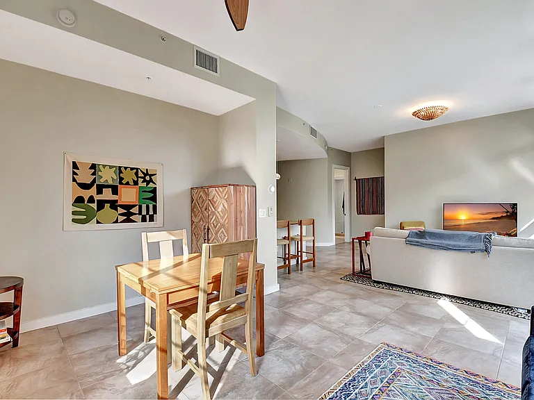 365 SE 6th Ave #204 — Photo 16