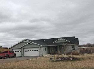 4916 Ridge Dr, Williston, ND 58801