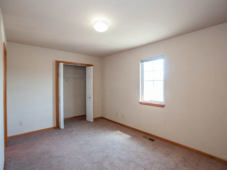 724 Oakbrook Pl — Photo 8