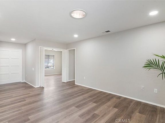 4th image of 27589 Charlestown Dr
