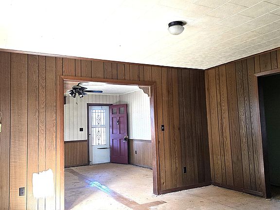5th image of 830 Kingston Ave