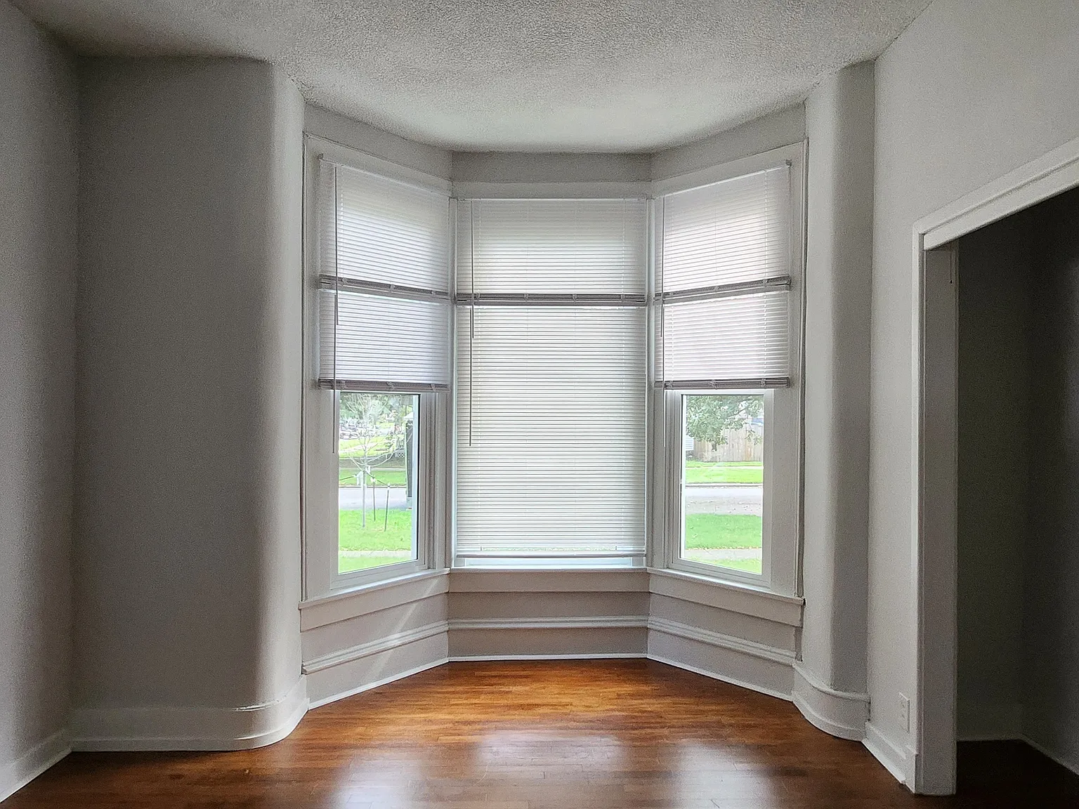 803 Neosho St — Photo 4