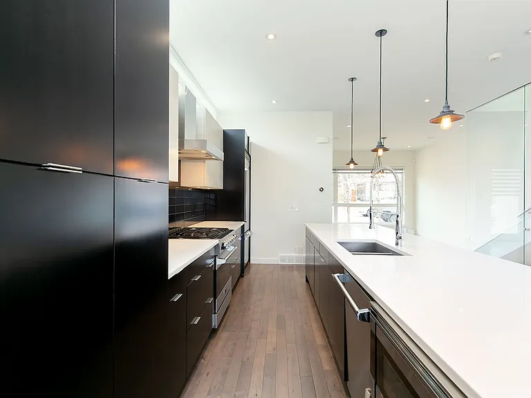 2438 29th Ave SW — Photo 7