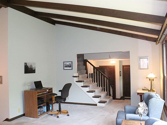 4th image of 4011 Hillside Ln