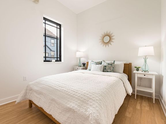 2nd image of 15 W 37th St #104