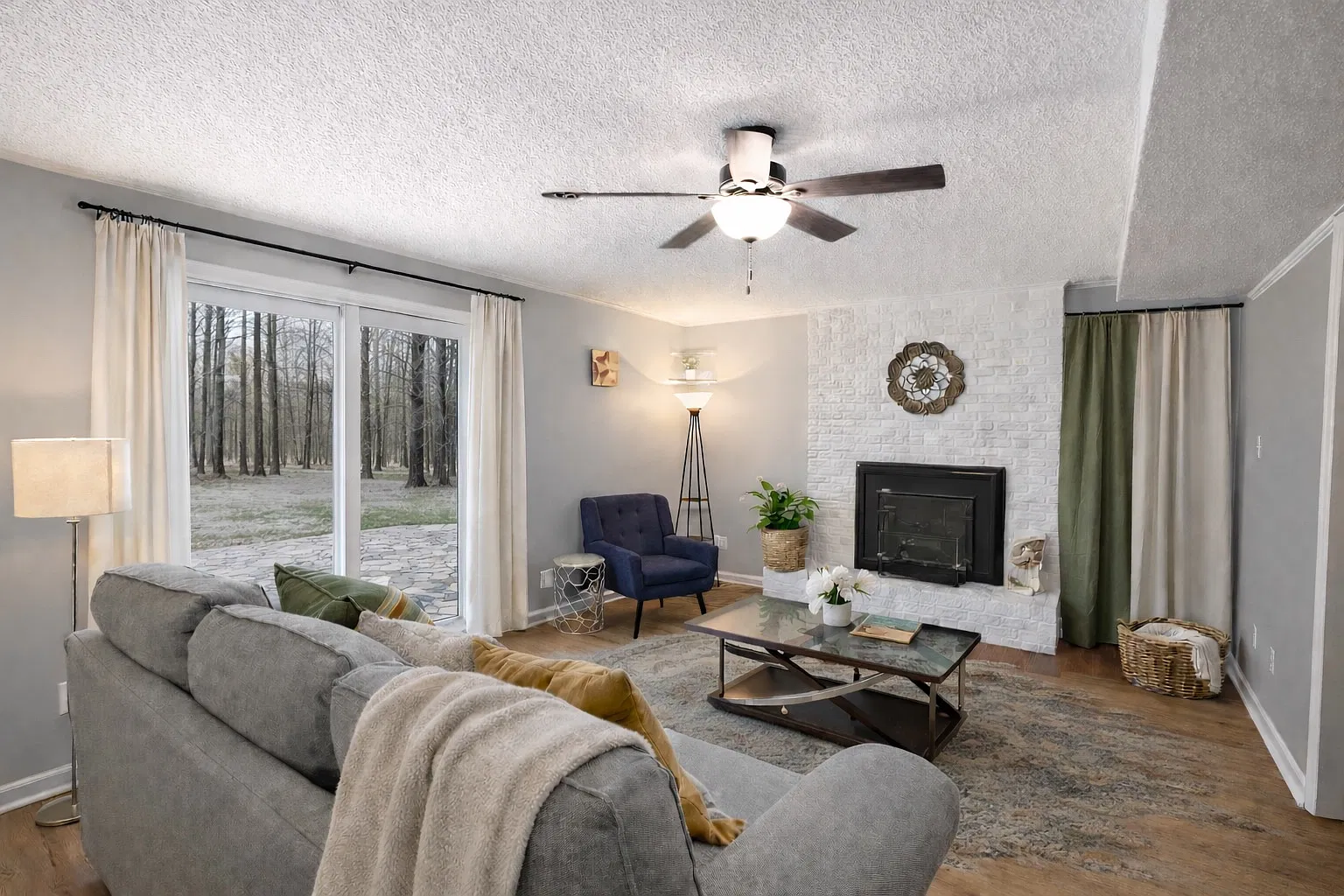 4 bed, 1852 sqft, $3,499 — Photo 3