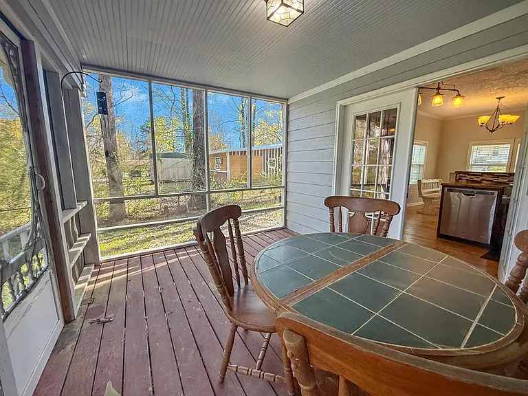 303 Knapp St — Photo 16