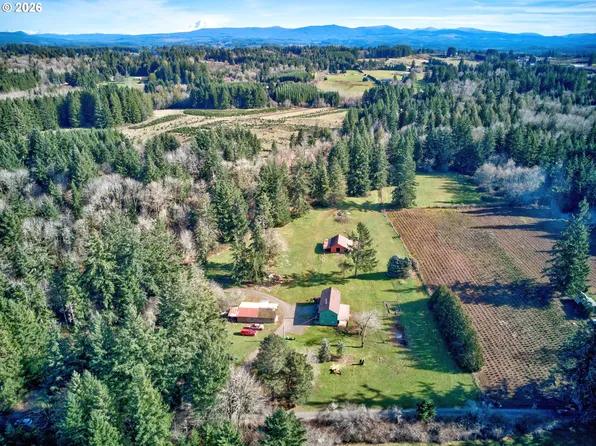 33318 SE Funny Farm Rd, Estacada, OR 97023