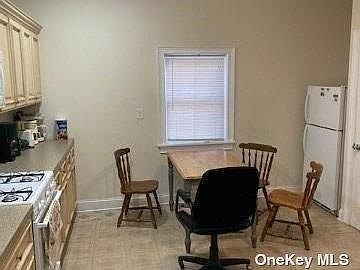 3rd image of 31 James St #31