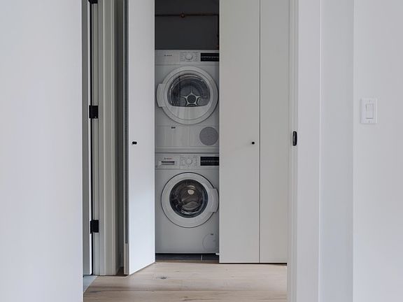 3rd image of 1700 Oak Ave #4-C